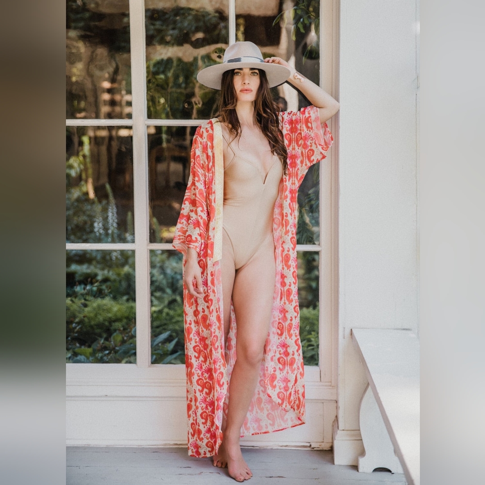 SUKISO WOMEN'S GODDESS KIMONO IN GOLDEN HOUR